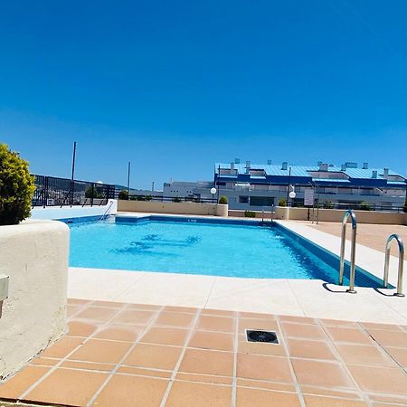 Apartment On The First Line Of The Sea With A View And Free Parking Marbella Esterno foto