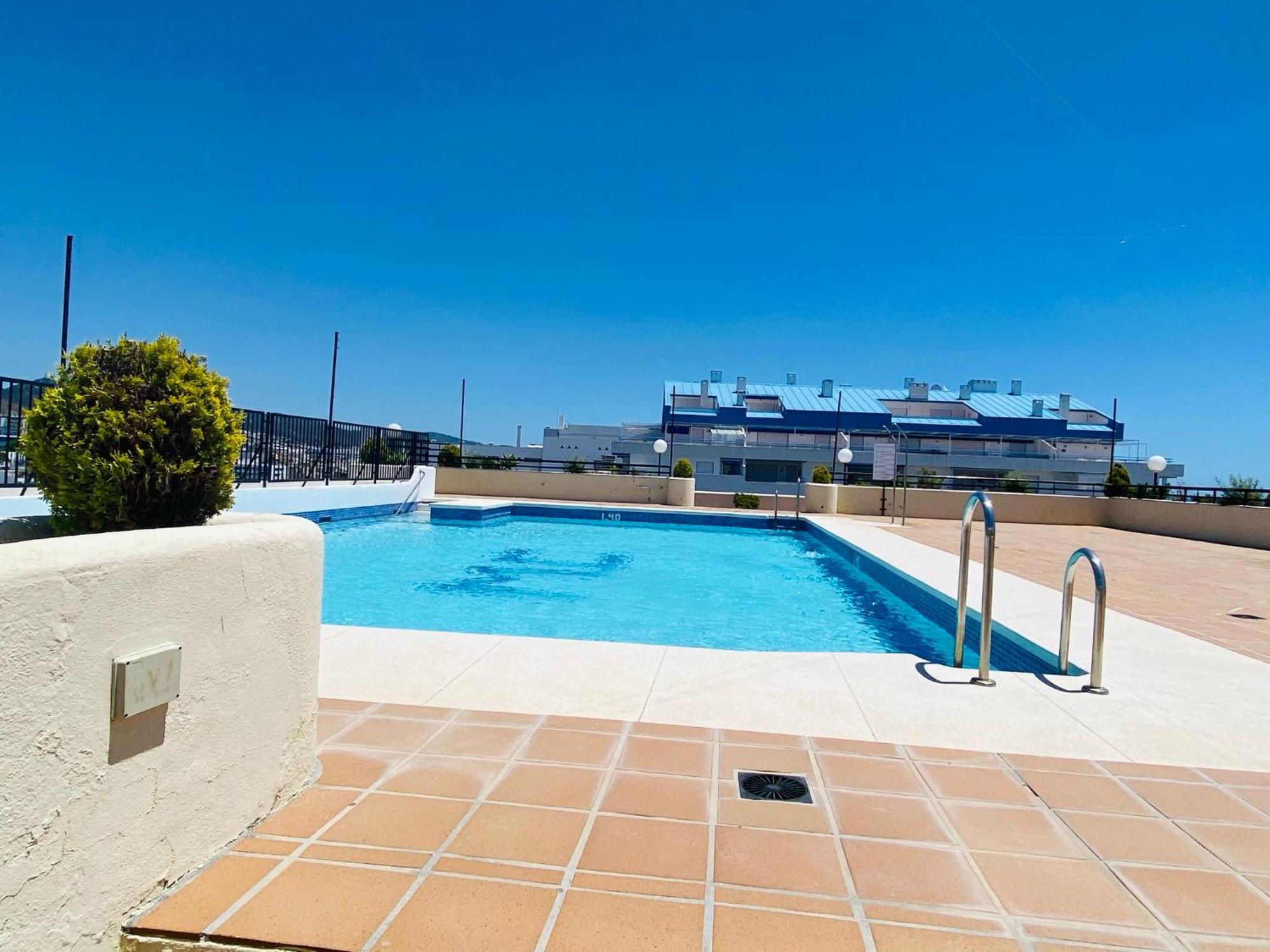 Apartment On The First Line Of The Sea With A View And Free Parking Marbella Esterno foto